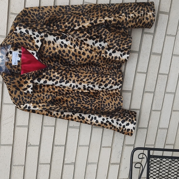 Leopard 🐆🐆 Jacket - Picture 4 of 9